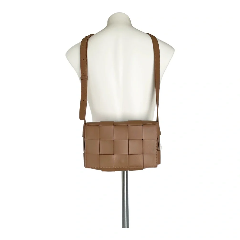 Urban Expressions Tan Crossbody Bag - Picture 3 of 13